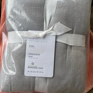 POTTERY BARN (1) “Presidio Textured Cloud Pillow Sham” Size King Gray NIP